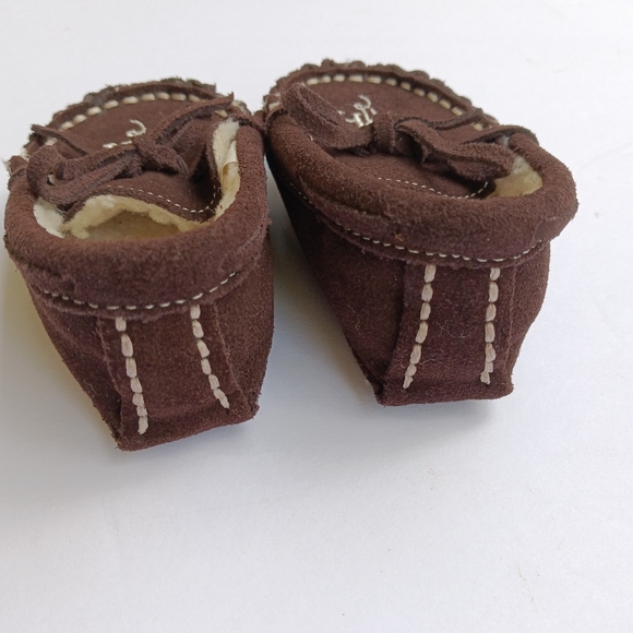 Cole Haan Mini Moc Shearling Baby Slippers - Picture 12 of 14